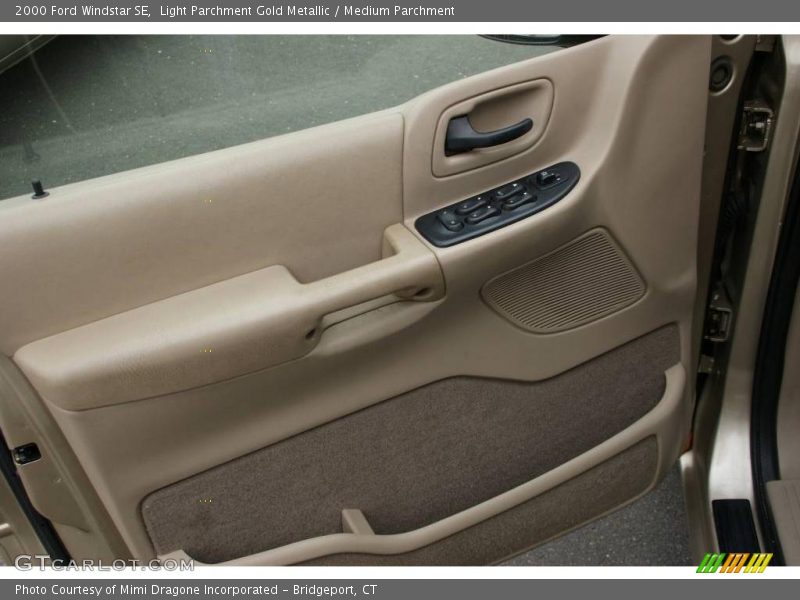 Light Parchment Gold Metallic / Medium Parchment 2000 Ford Windstar SE