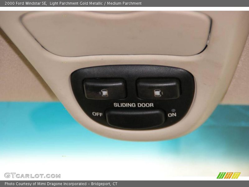 Light Parchment Gold Metallic / Medium Parchment 2000 Ford Windstar SE