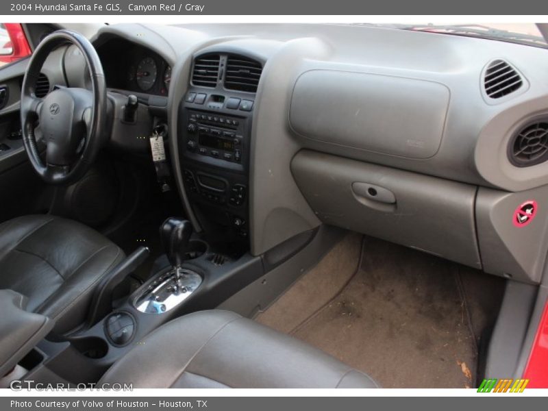 Dashboard of 2004 Santa Fe GLS