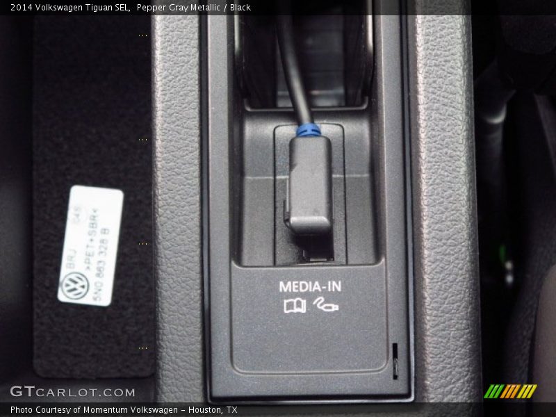 Pepper Gray Metallic / Black 2014 Volkswagen Tiguan SEL