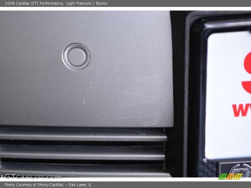 Light Platinum / Ebony 2008 Cadillac DTS Performance