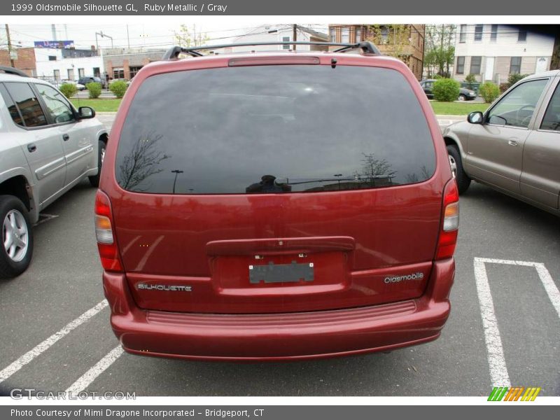 Ruby Metallic / Gray 1999 Oldsmobile Silhouette GL