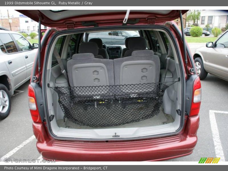 Ruby Metallic / Gray 1999 Oldsmobile Silhouette GL