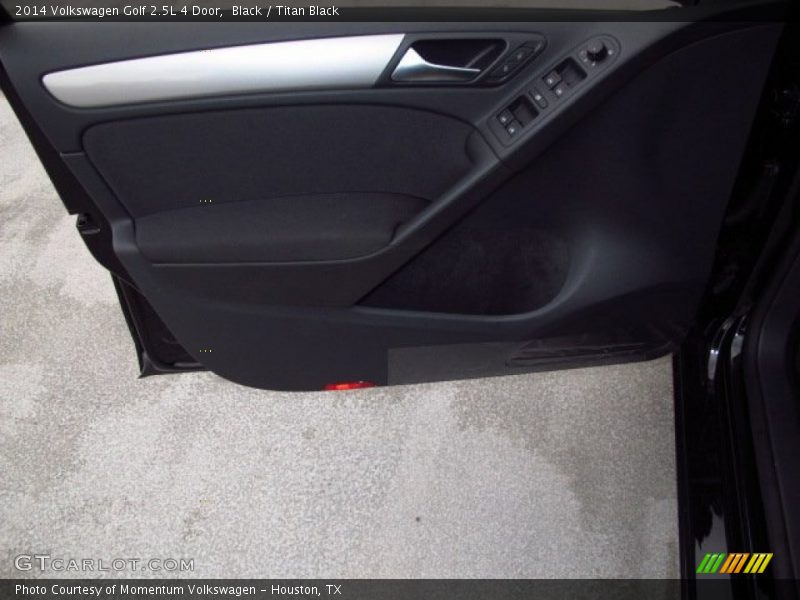 Black / Titan Black 2014 Volkswagen Golf 2.5L 4 Door