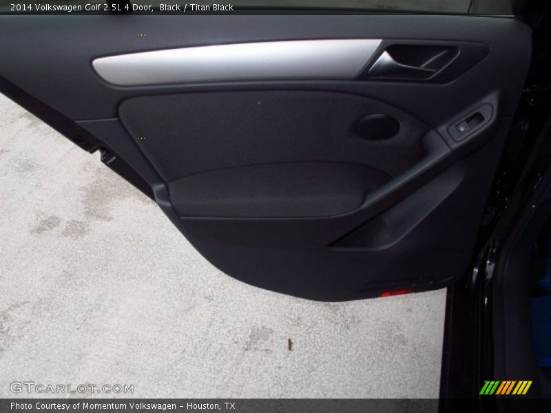 Black / Titan Black 2014 Volkswagen Golf 2.5L 4 Door