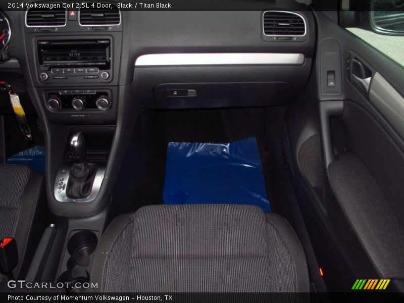 Black / Titan Black 2014 Volkswagen Golf 2.5L 4 Door