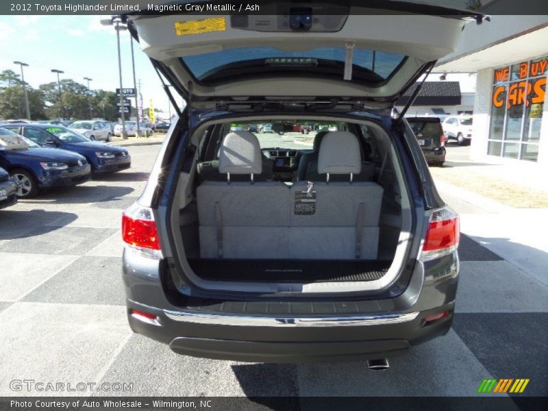 Magnetic Gray Metallic / Ash 2012 Toyota Highlander Limited