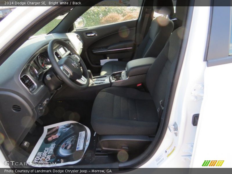 Bright White / Black 2014 Dodge Charger SE