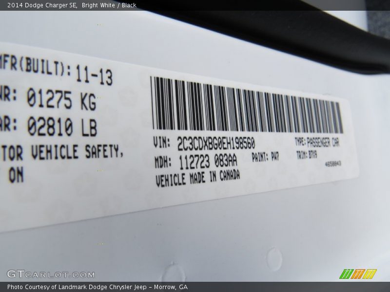 Bright White / Black 2014 Dodge Charger SE