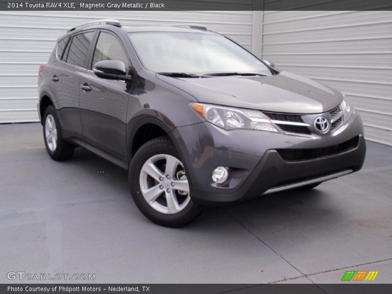 Front 3/4 View of 2014 RAV4 XLE