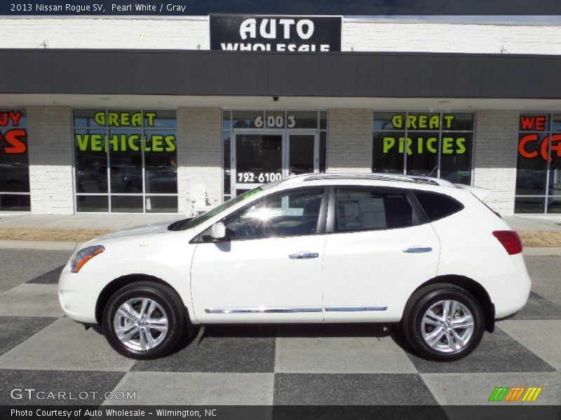 Pearl White / Gray 2013 Nissan Rogue SV