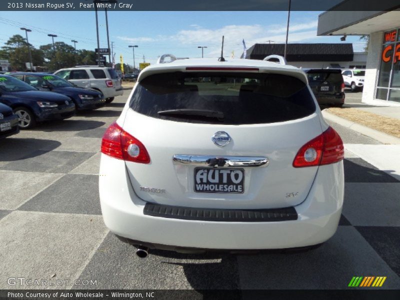Pearl White / Gray 2013 Nissan Rogue SV