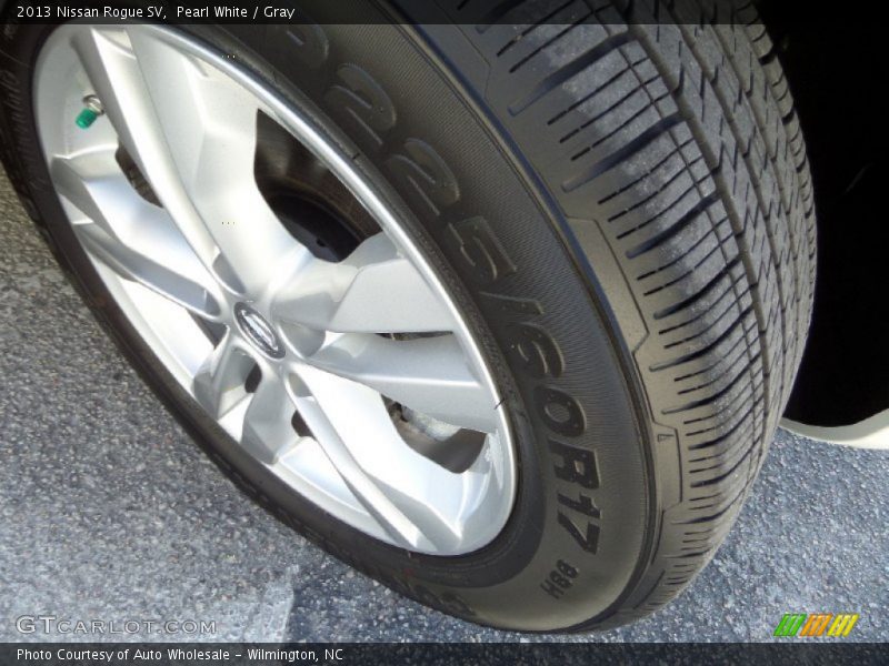 Pearl White / Gray 2013 Nissan Rogue SV