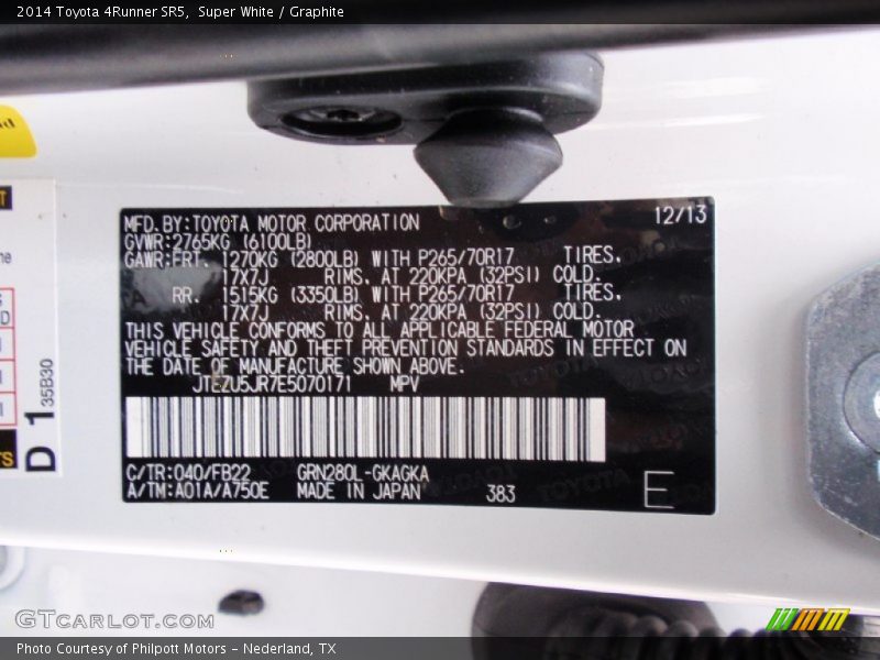 Super White / Graphite 2014 Toyota 4Runner SR5