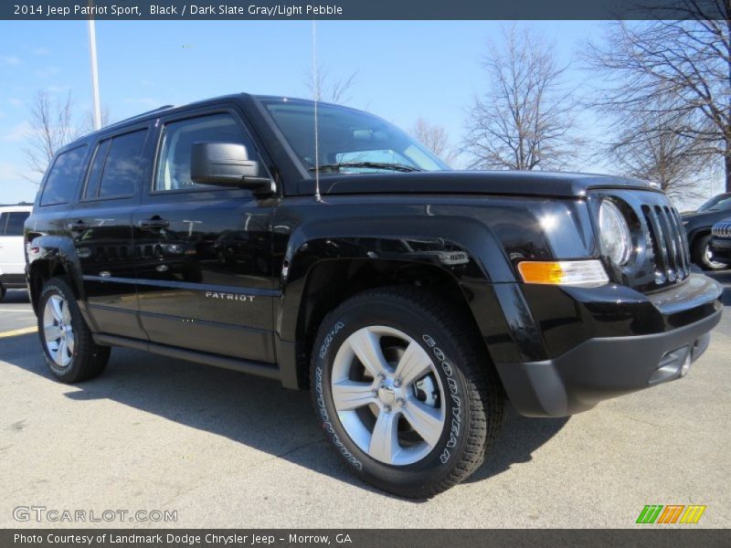 Front 3/4 View of 2014 Patriot Sport