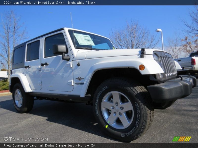 Bright White / Black 2014 Jeep Wrangler Unlimited Sport S 4x4