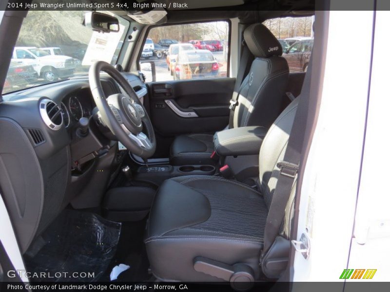 Bright White / Black 2014 Jeep Wrangler Unlimited Sport S 4x4