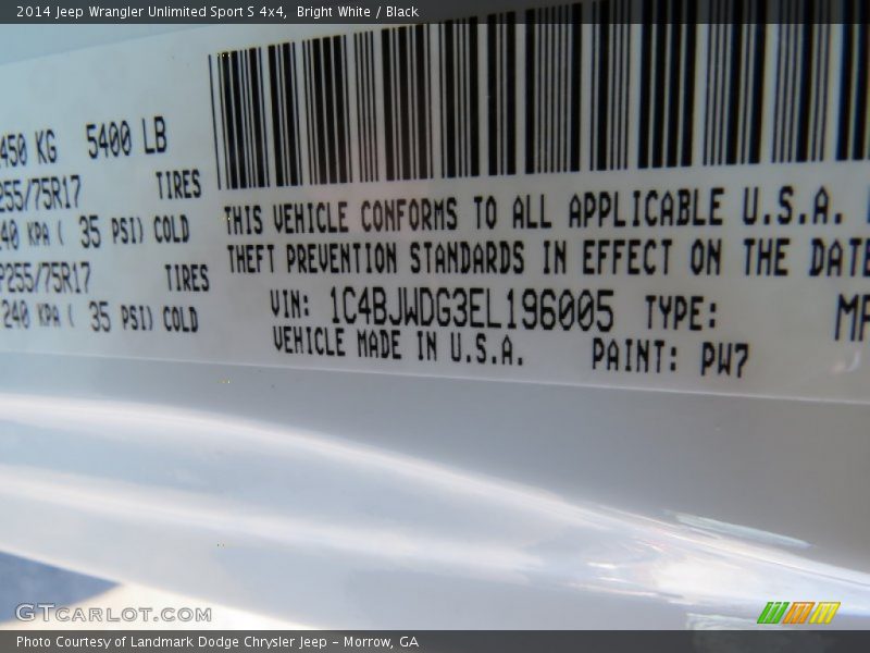 Bright White / Black 2014 Jeep Wrangler Unlimited Sport S 4x4