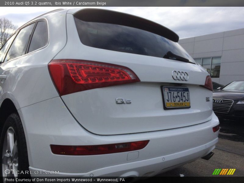 Ibis White / Cardamom Beige 2010 Audi Q5 3.2 quattro