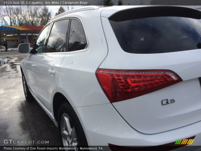 Ibis White / Cardamom Beige 2010 Audi Q5 3.2 quattro