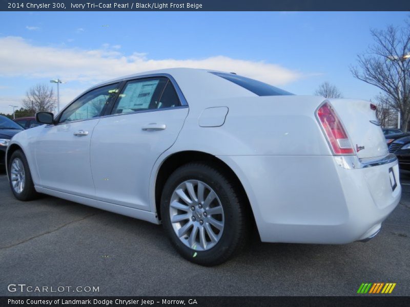 Ivory Tri-Coat Pearl / Black/Light Frost Beige 2014 Chrysler 300