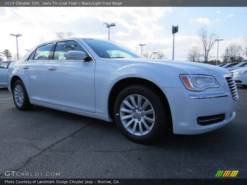 Ivory Tri-Coat Pearl / Black/Light Frost Beige 2014 Chrysler 300