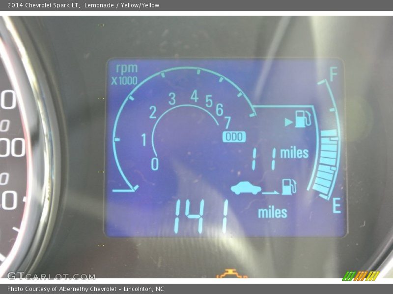 Lemonade / Yellow/Yellow 2014 Chevrolet Spark LT