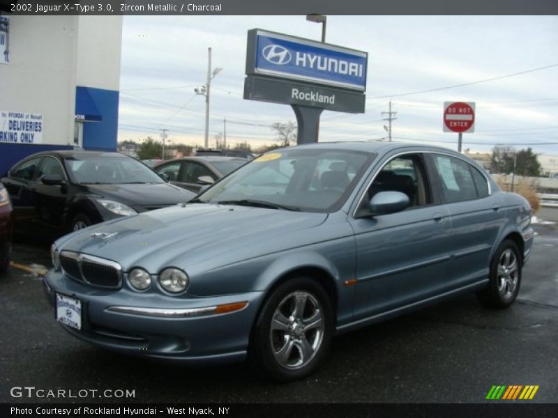 Zircon Metallic / Charcoal 2002 Jaguar X-Type 3.0