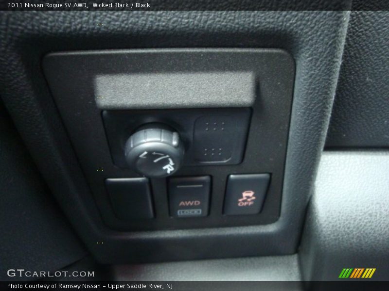 Wicked Black / Black 2011 Nissan Rogue SV AWD