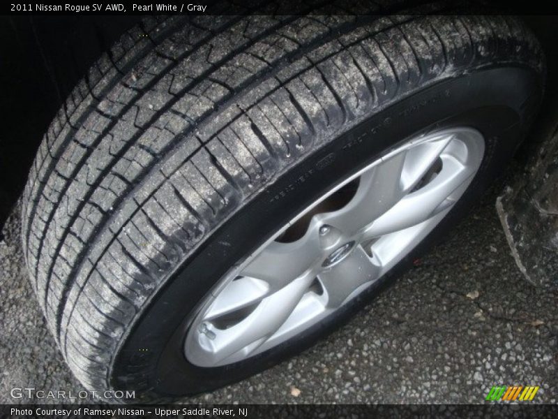 Pearl White / Gray 2011 Nissan Rogue SV AWD