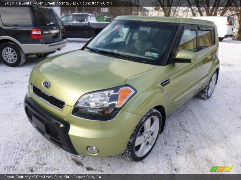 Alien Green / Sand/Black Houndstooth Cloth 2010 Kia Soul !