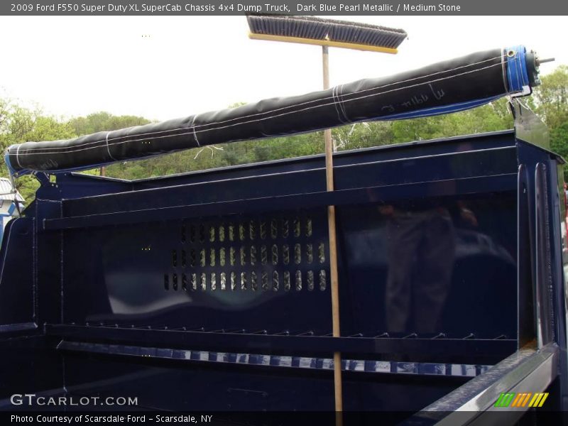 Dark Blue Pearl Metallic / Medium Stone 2009 Ford F550 Super Duty XL SuperCab Chassis 4x4 Dump Truck
