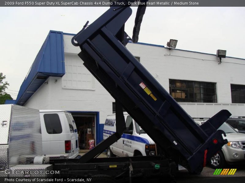 Dark Blue Pearl Metallic / Medium Stone 2009 Ford F550 Super Duty XL SuperCab Chassis 4x4 Dump Truck