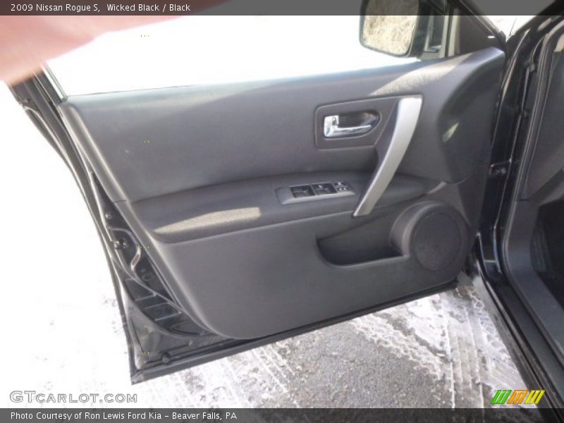 Wicked Black / Black 2009 Nissan Rogue S