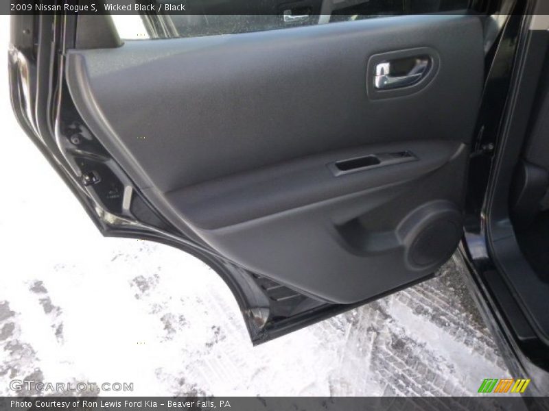 Wicked Black / Black 2009 Nissan Rogue S
