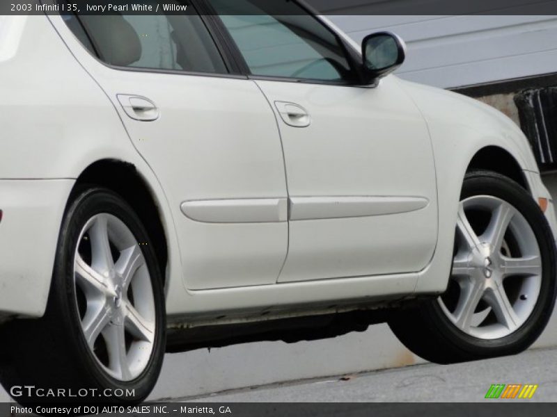 Ivory Pearl White / Willow 2003 Infiniti I 35