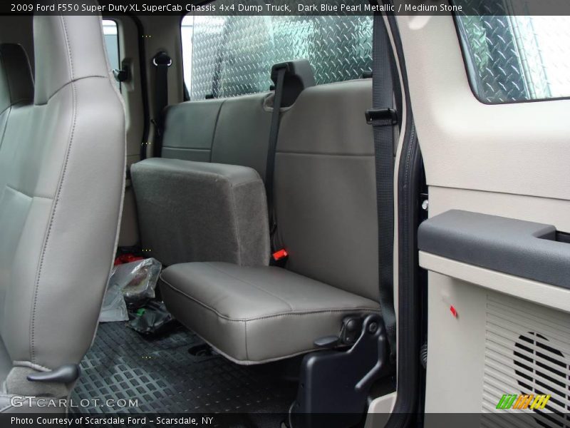 Dark Blue Pearl Metallic / Medium Stone 2009 Ford F550 Super Duty XL SuperCab Chassis 4x4 Dump Truck