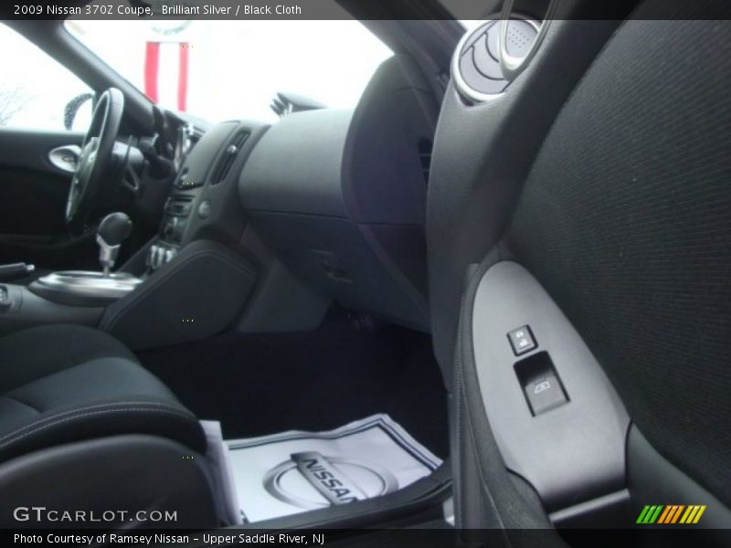 Brilliant Silver / Black Cloth 2009 Nissan 370Z Coupe