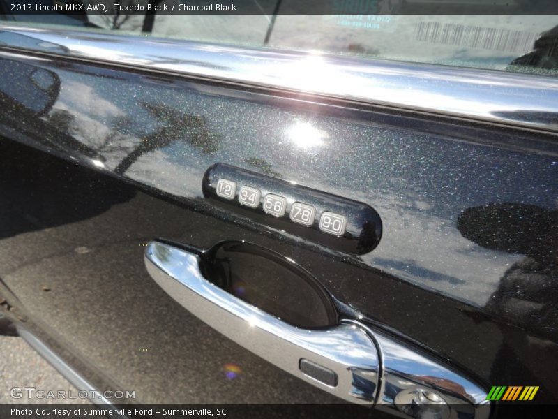 Tuxedo Black / Charcoal Black 2013 Lincoln MKX AWD