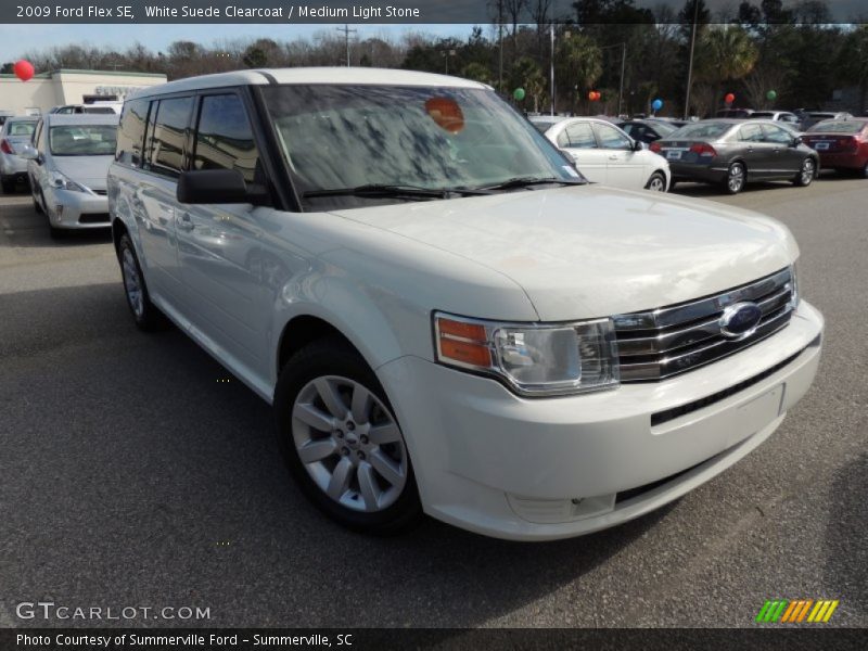 Front 3/4 View of 2009 Flex SE