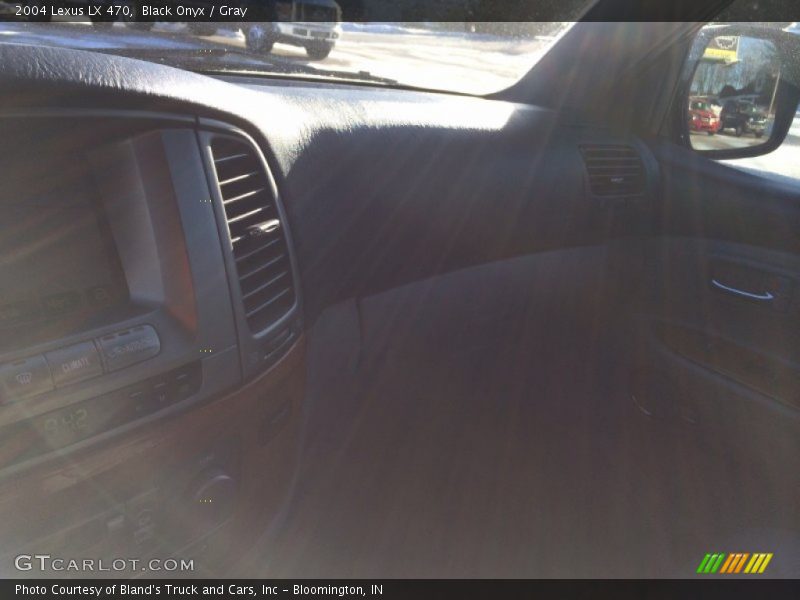 Black Onyx / Gray 2004 Lexus LX 470