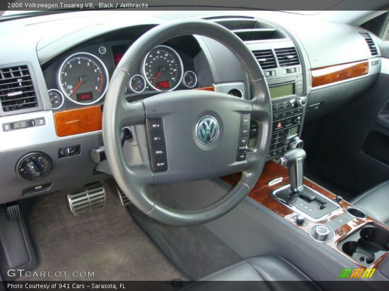 Black / Anthracite 2006 Volkswagen Touareg V8