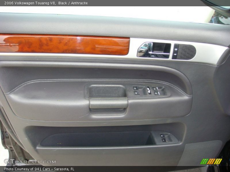 Black / Anthracite 2006 Volkswagen Touareg V8