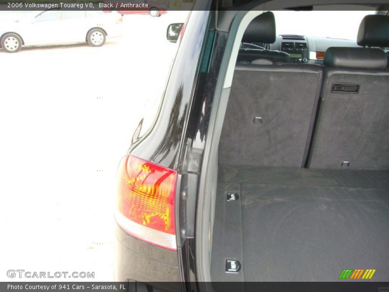 Black / Anthracite 2006 Volkswagen Touareg V8
