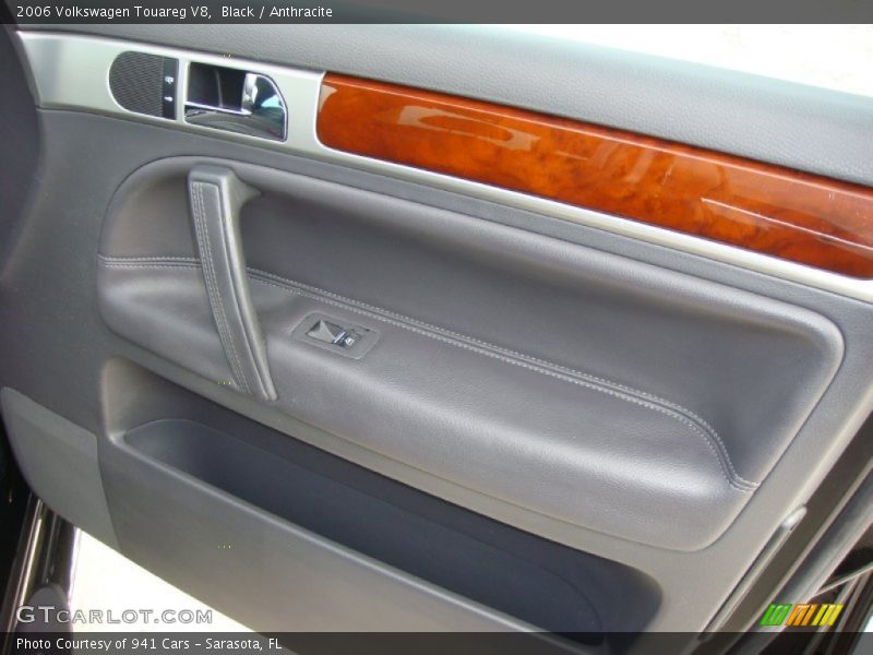 Black / Anthracite 2006 Volkswagen Touareg V8