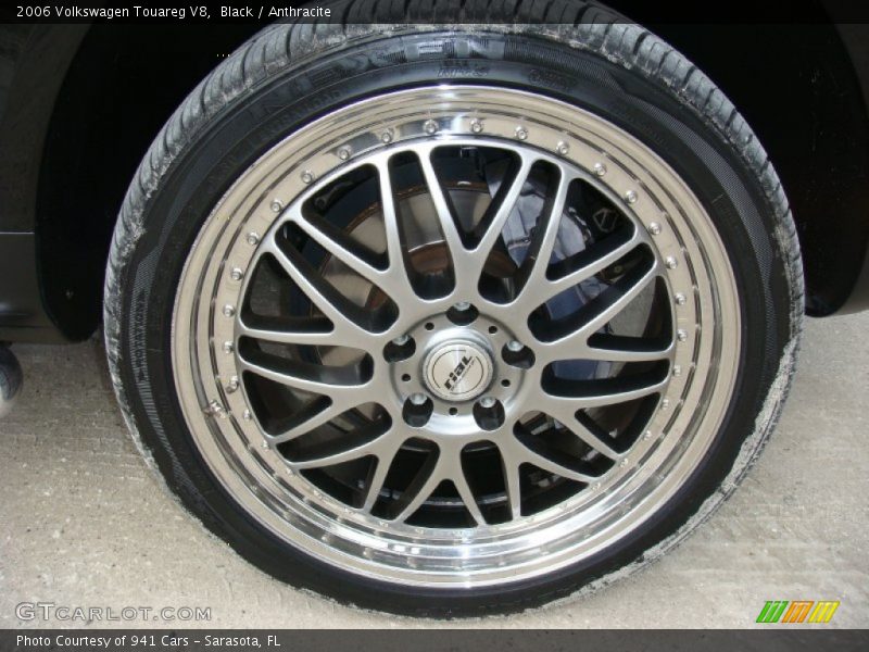 Custom Wheels of 2006 Touareg V8