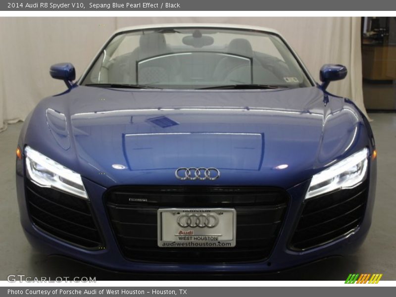 Sepang Blue Pearl Effect / Black 2014 Audi R8 Spyder V10