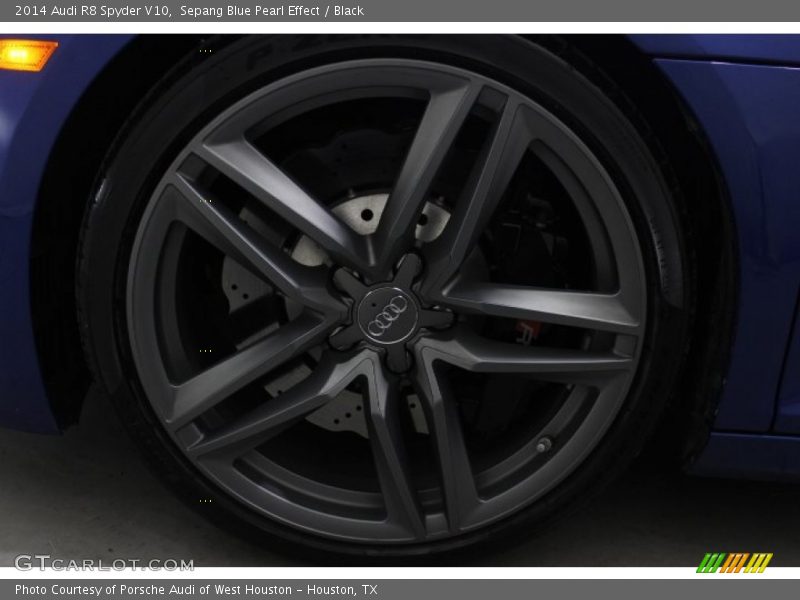 Sepang Blue Pearl Effect / Black 2014 Audi R8 Spyder V10