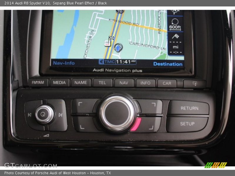 Sepang Blue Pearl Effect / Black 2014 Audi R8 Spyder V10