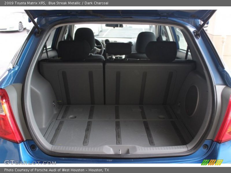  2009 Matrix XRS Trunk